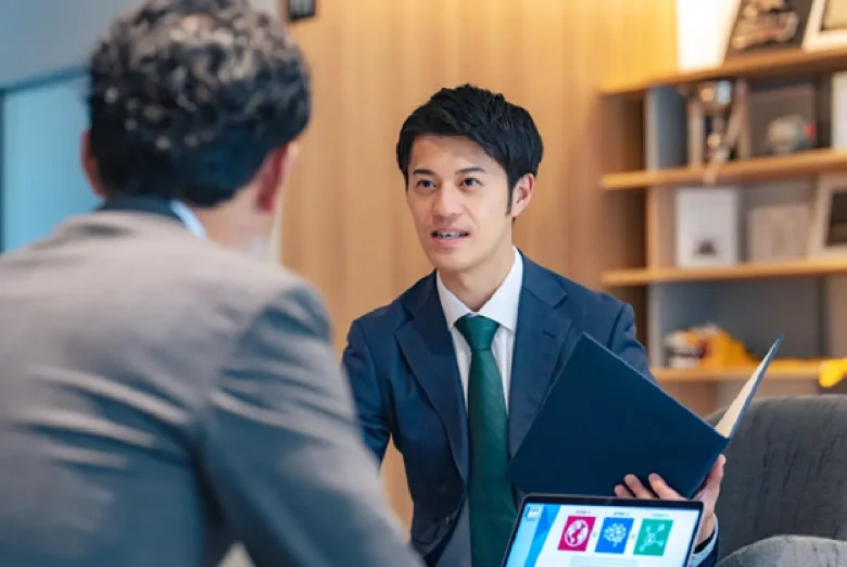 セールスをする人